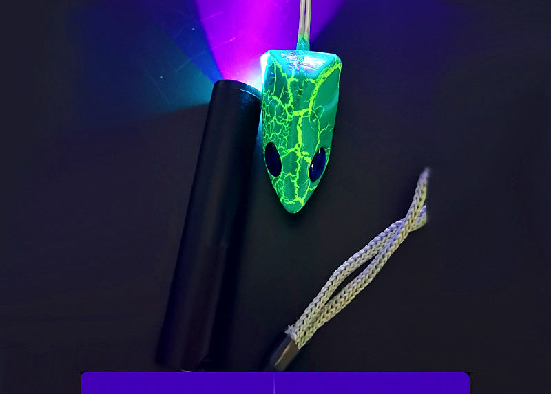 395nm UV Flashlight for Charging Glow Jigs & Squid Jigs – product photo