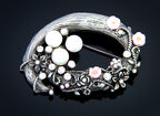 Camellia Flower Pearl Brooch, Vintage Alloy Lapel Pin – product photo