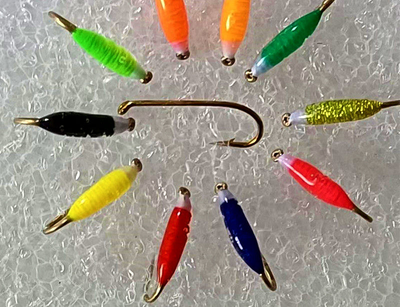 White-Head Micro Worm Flies, Barbed, Size 14–20 – product photo