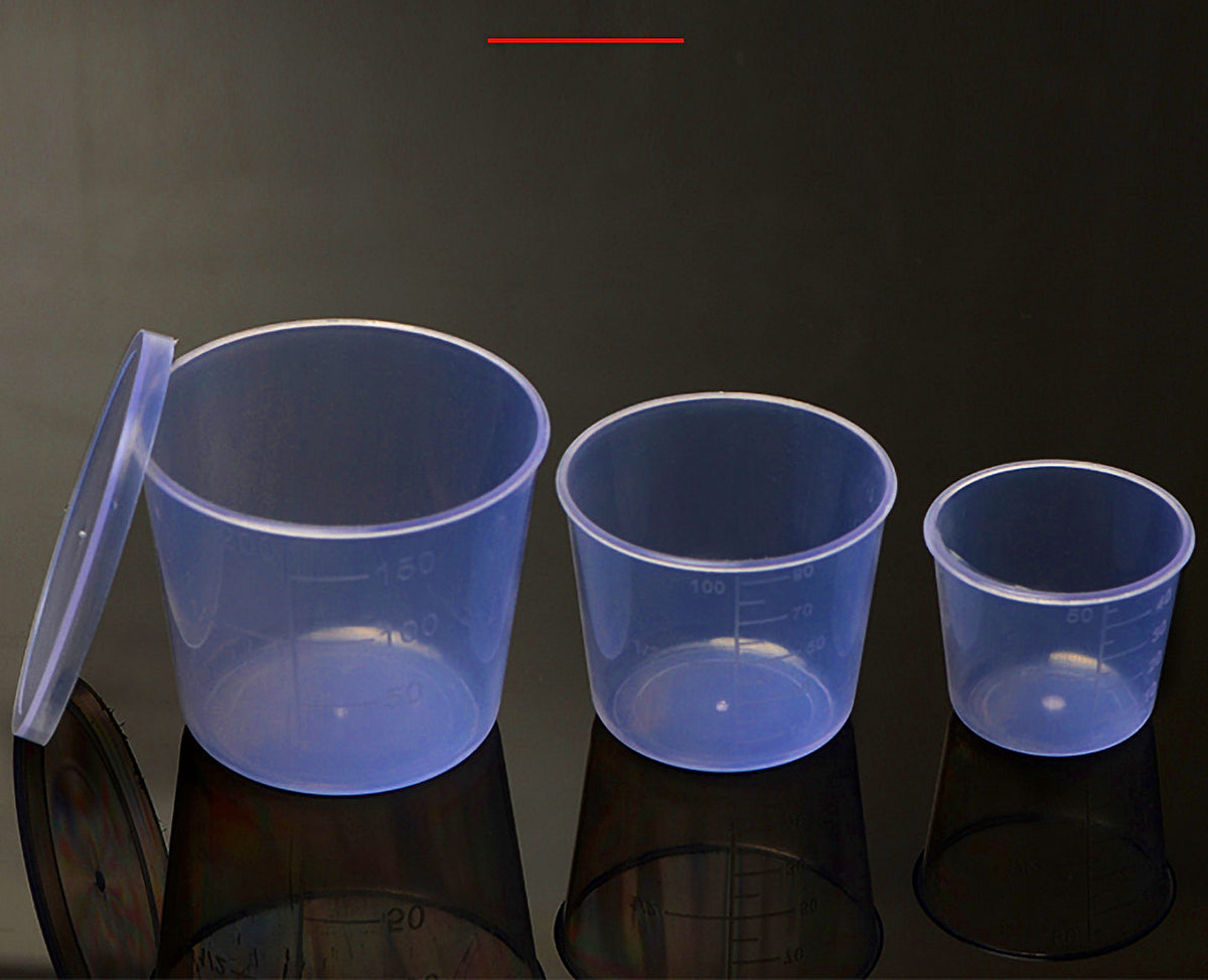 Clear Graduated Measuring Cups with Lids, 3-Piece Set – product photo