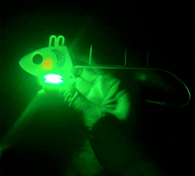 Glow Metal Jig with Assist Hooks, 40–300 g (1.4–10.6 oz) – product photo