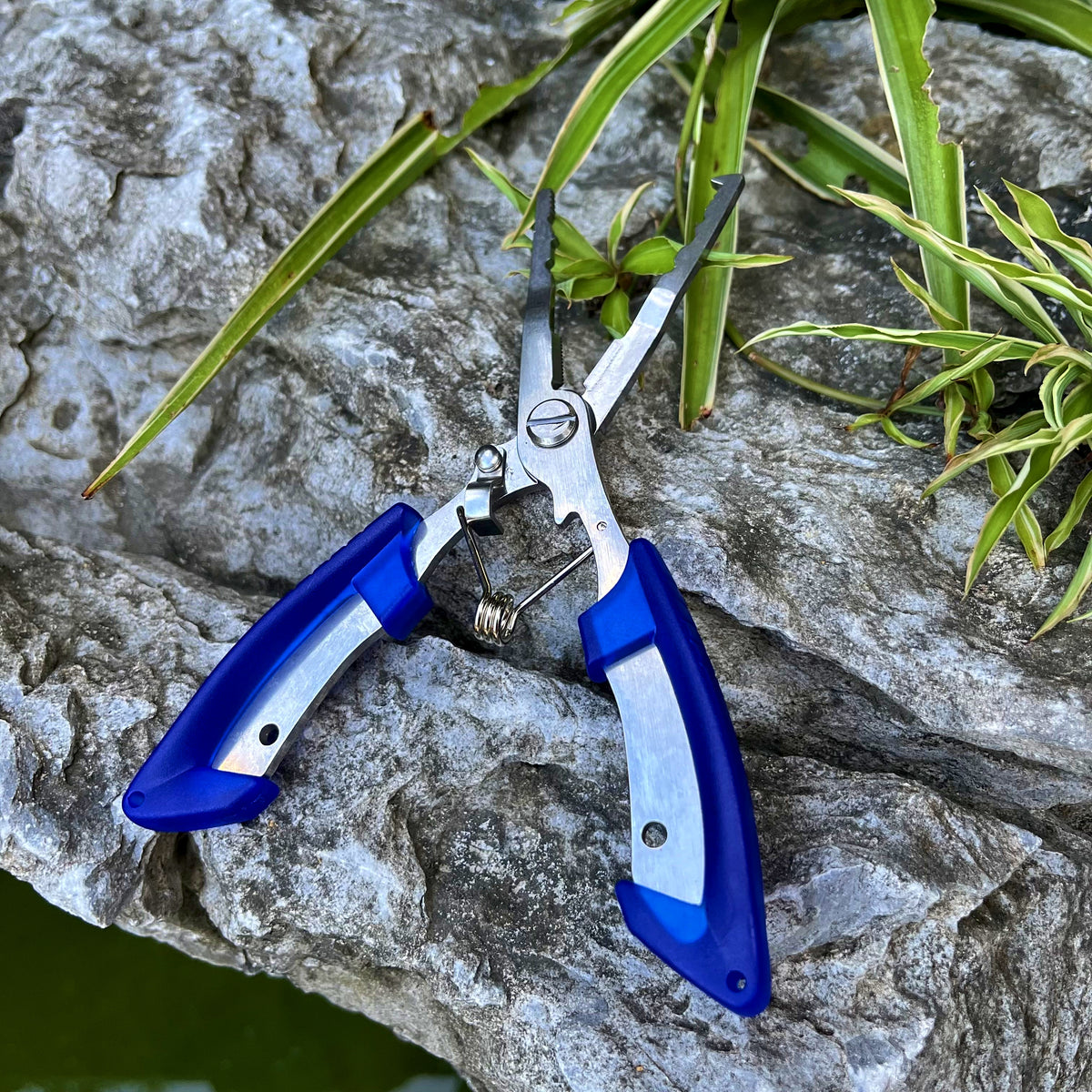 Stainless Steel Fishing Pliers, Long Reach, 16–21 cm (6.3–8.3 in) – product photo