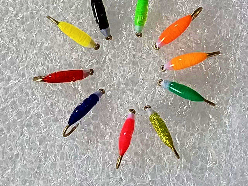 White-Head Micro Worm Flies, Barbed, Size 14–20 – product photo