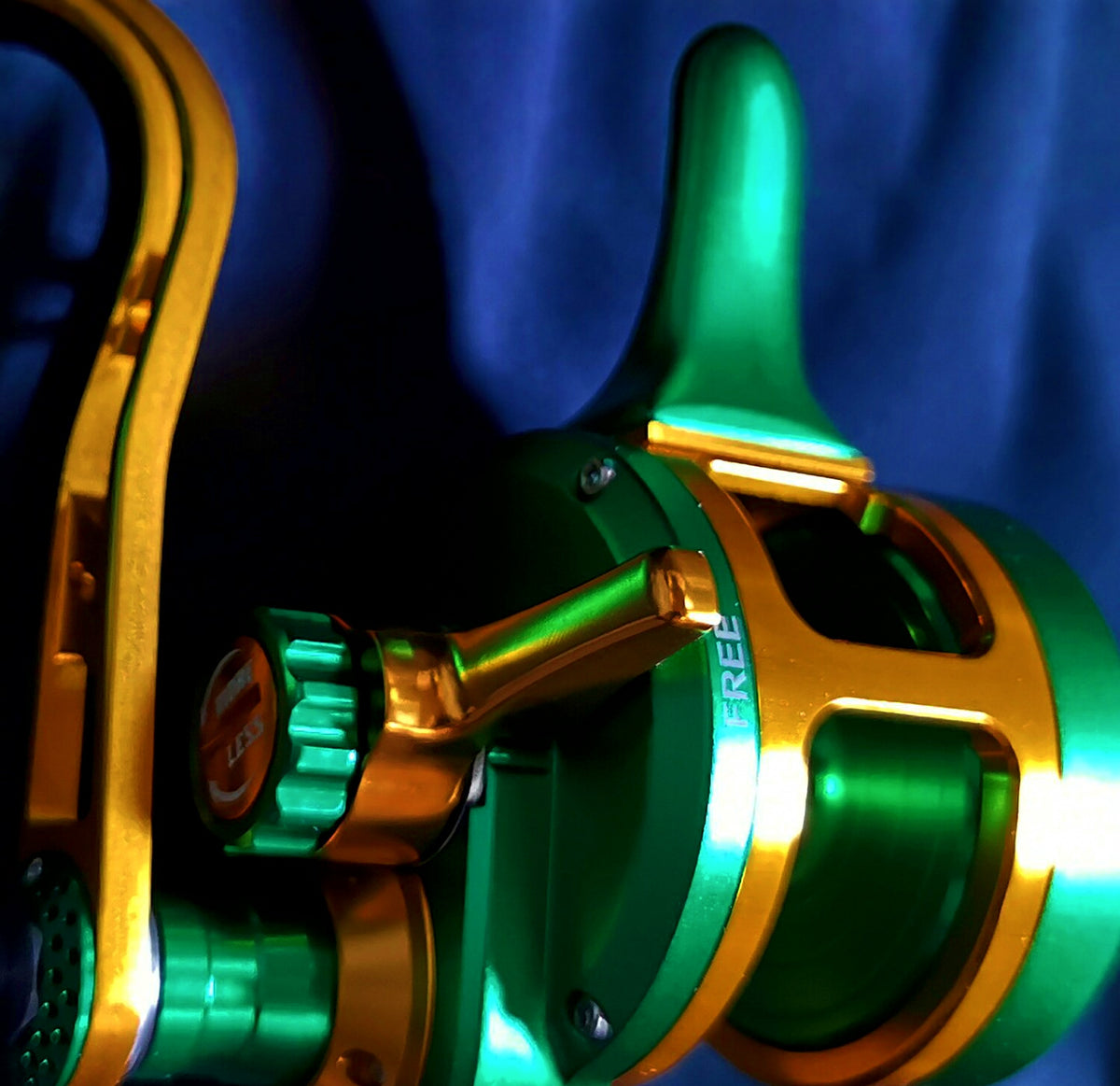 Level Wind Conventional Jigging Reel, TD Series, Left/Right – product photo