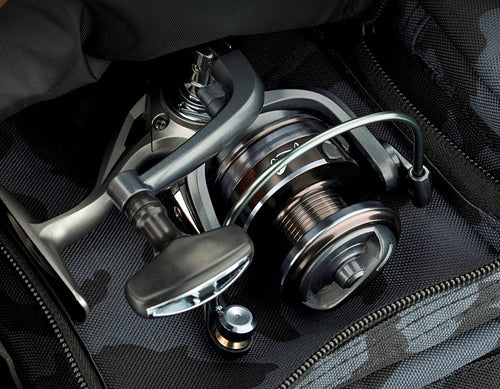 HJ Metal Spinning Reel, Gunmetal Black, Sizes 500-7000 – product photo