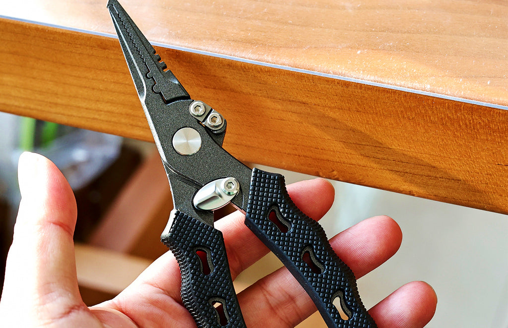 Fishing Pliers, Split Ring & Braid Cutter, Teflon Coated – product photo