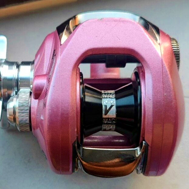 Baitcasting Reel Wrap Film Kit, Pre-Cut, Left/Right Hand – product photo