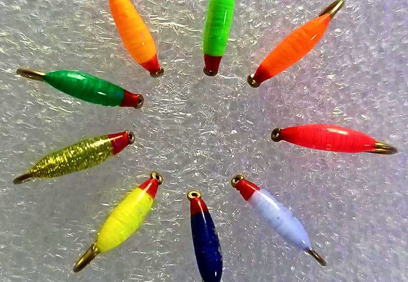 Red Head Micro Worm Fly, Barbed Hook, Size 14–20 – product photo