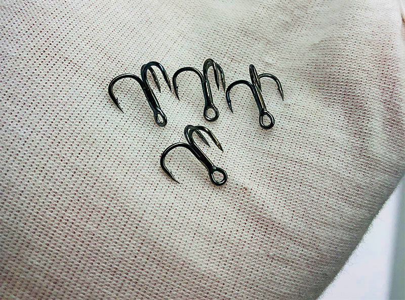 Black Steel Treble Hooks, Sizes 8–14, 10-Pack – product photo