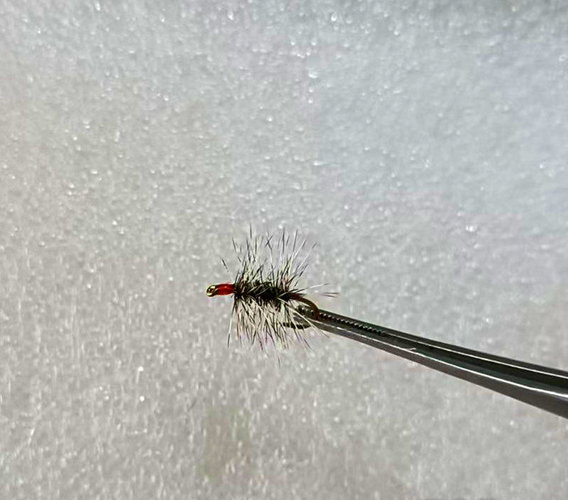 Classic Dry Flies, Black & White, 8-Pack, Sizes 8–18 – product photo