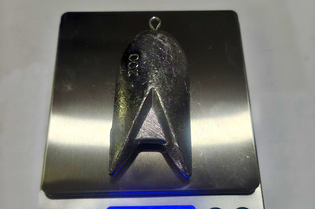 Shark Fin Lead Sinker with Eye, 150–300 g (5.3–10.6 oz) – product photo