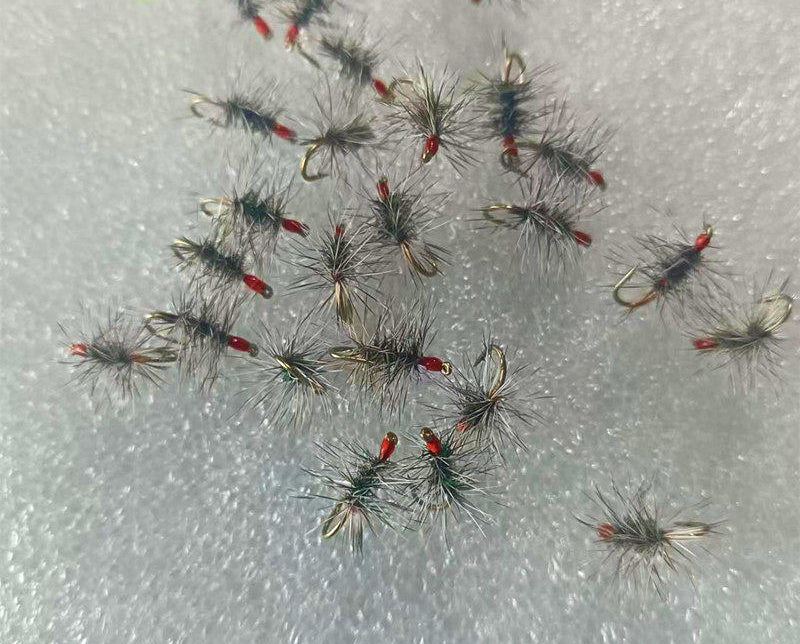 Griffith's Gnat Fly, Black & White, Sizes 8–20 – product photo