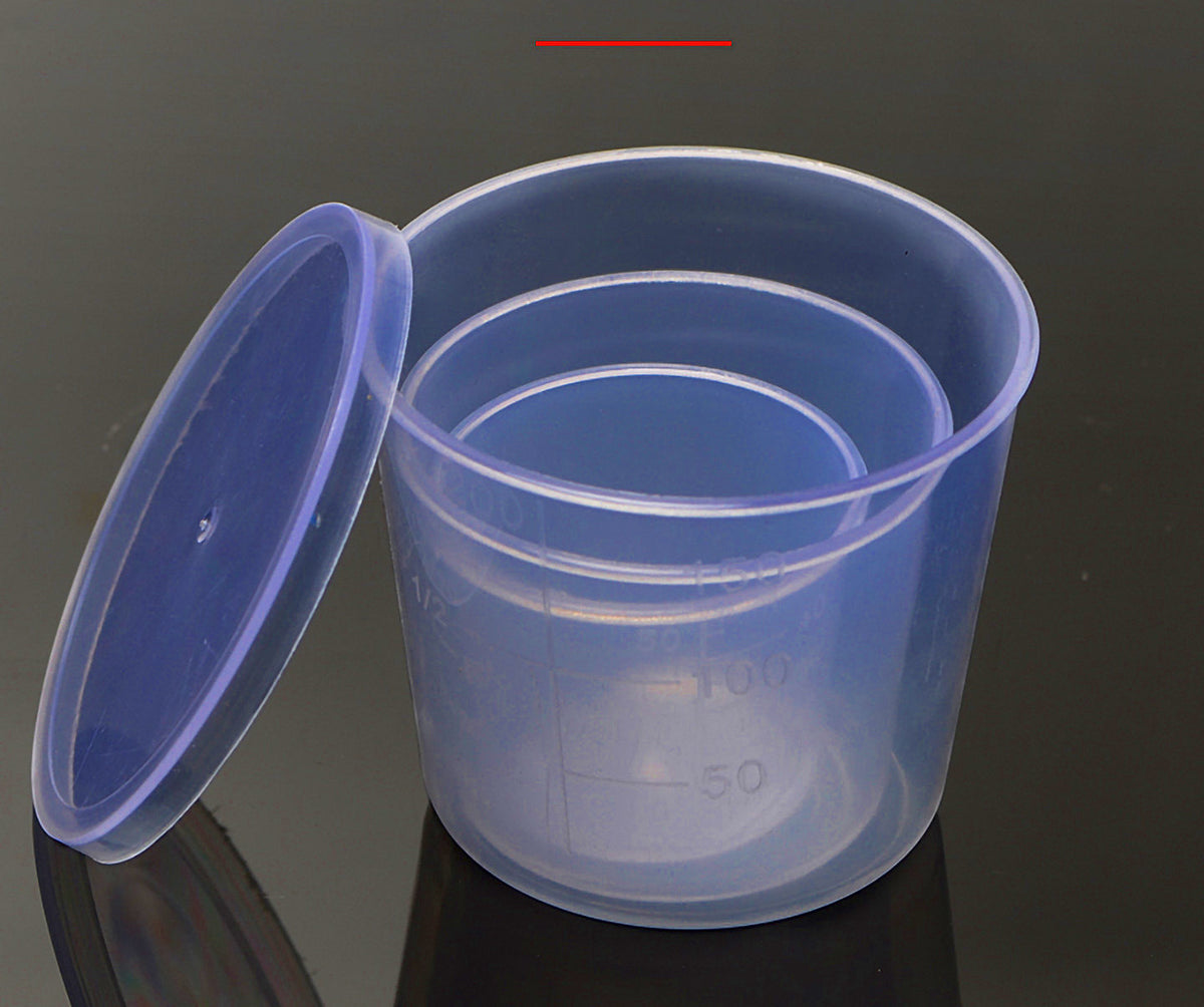 Clear Graduated Measuring Cups with Lids, 3-Piece Set – product photo