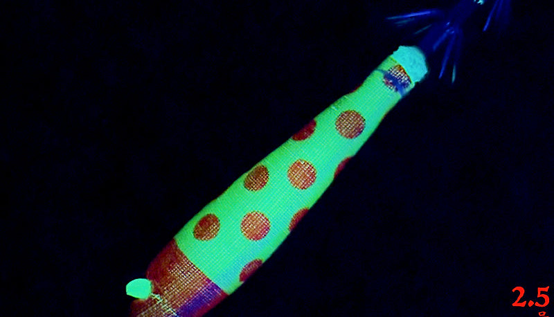 Cloth Wrapped Squid Jig, Size 2.5, Glow Eyes, 3.7 g (0.13 oz) – product photo