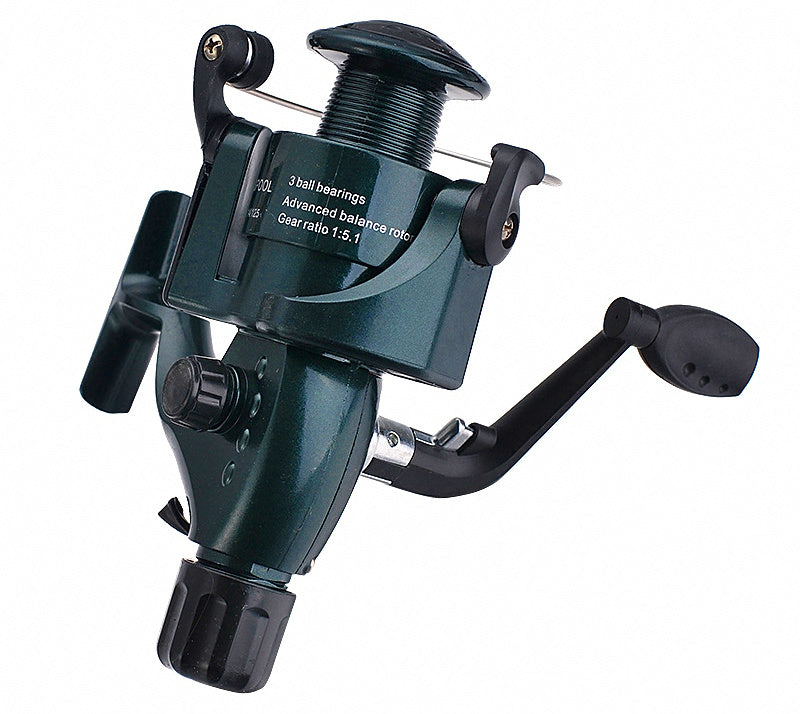 CB240 Spinning Reel, 4000 Size, Gloss Black – product photo