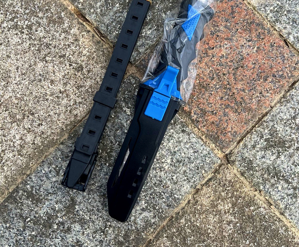 Stainless Steel Dive Knife, 3.7 in (9.5 cm) Blade – product photo