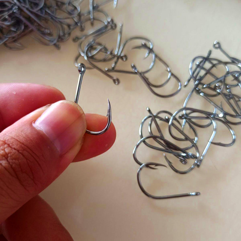 Iseni Style Barbed Eyed Hooks, Assorted Box, 100–600 pcs – product photo