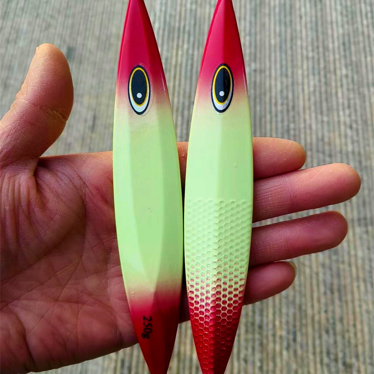Glow Slow Pitch Jig, 150–250 g (5.3–8.8 oz) – product photo