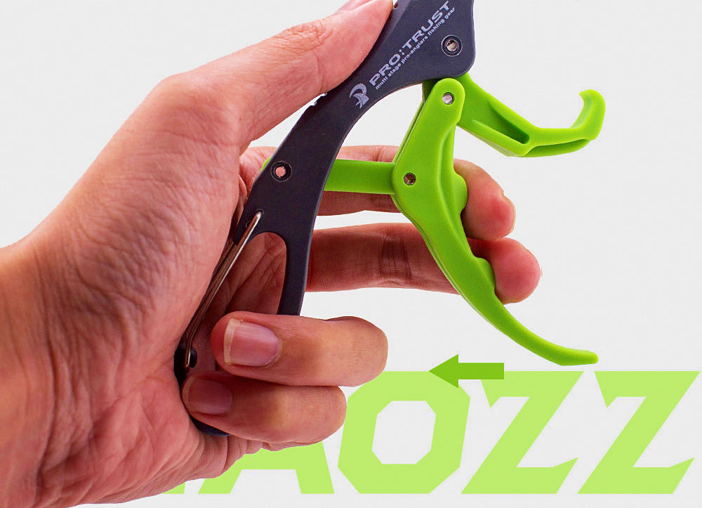 Mini Plastic Fish Lip Gripper, Lightweight Portable – product photo