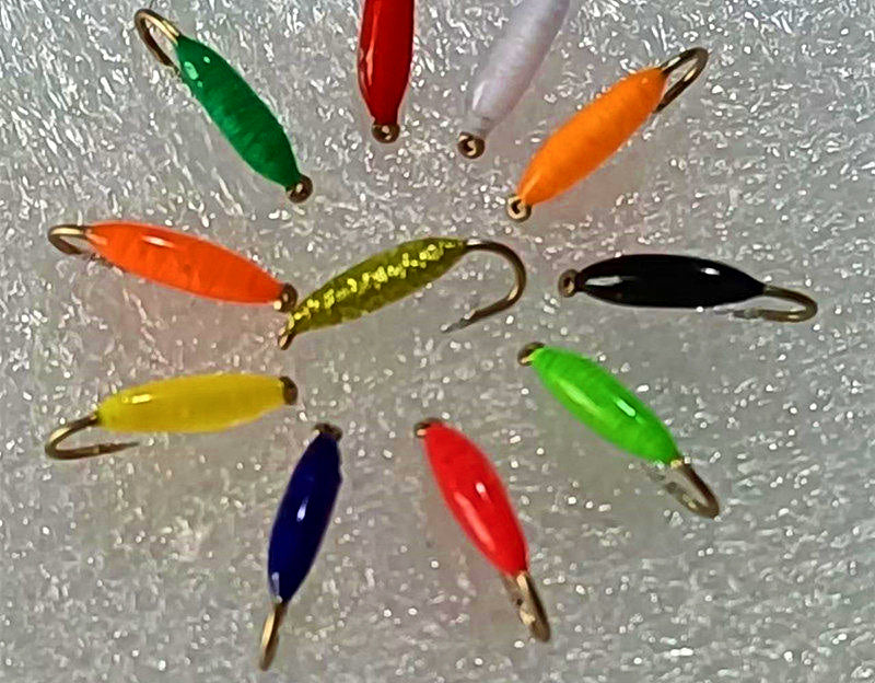 Micro Bloodworm Fly Hooks, Barbed, Sizes 14–22 – product photo