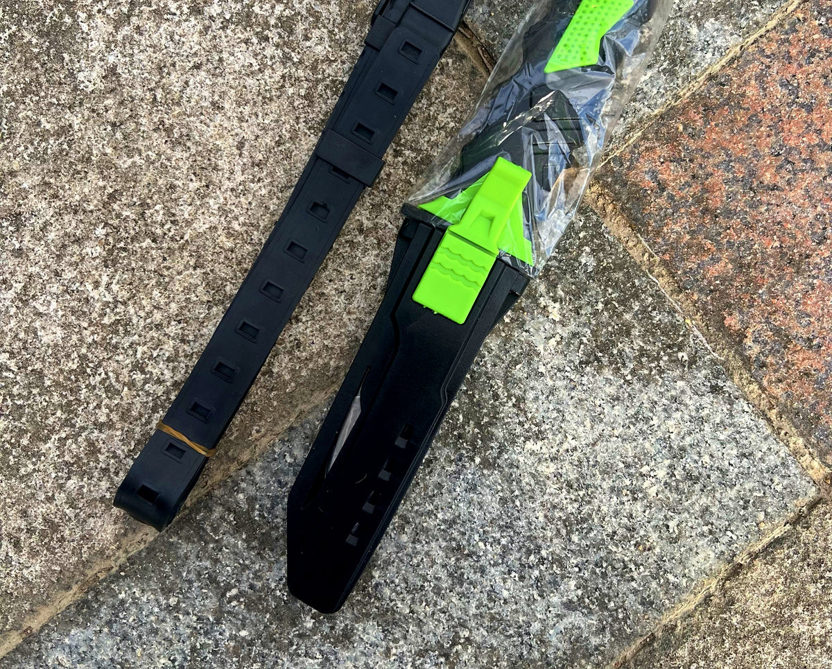 Stainless Steel Dive Knife, 3.7 in (9.5 cm) Blade – product photo