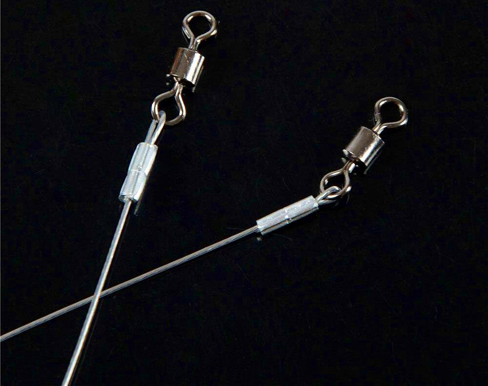 Steel Wire Leader with Snap, 17 cm or 24 cm (6.7 / 9.4 in) – product photo