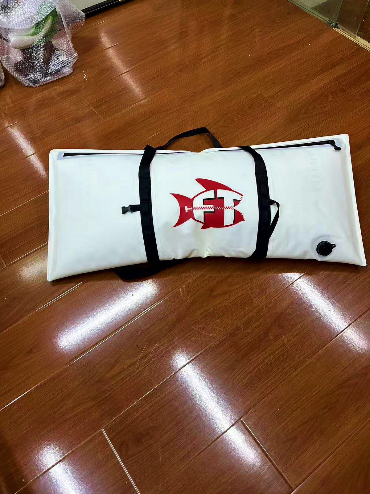 Insulated Soft Cooler Bag for Fishing, Waterproof, White – product photo