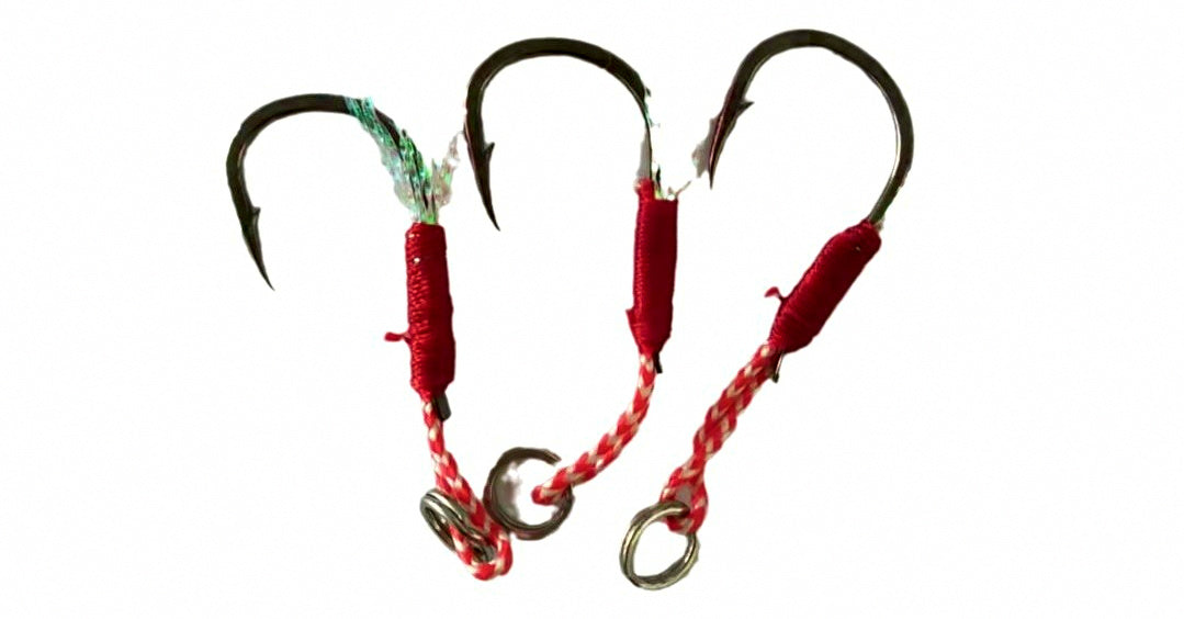 Barbed Single Hook with Colored Feather, Black Nickel, Sizes 8-17 – product photo