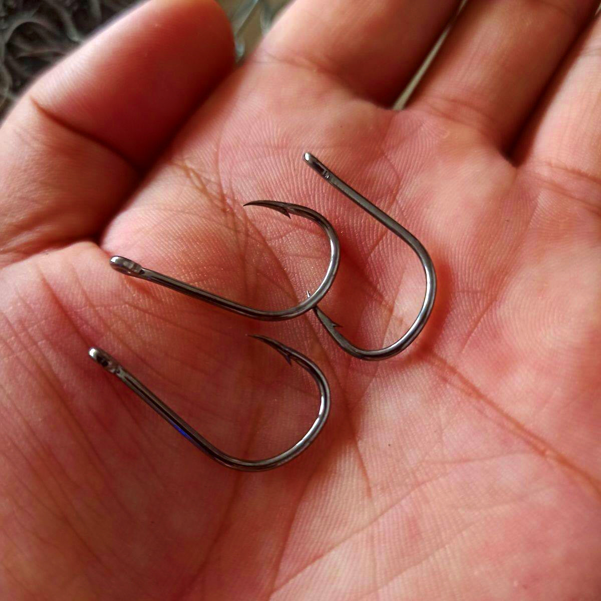 Iseni Style Barbed Eyed Hooks, Assorted Box, 100–600 pcs – product photo