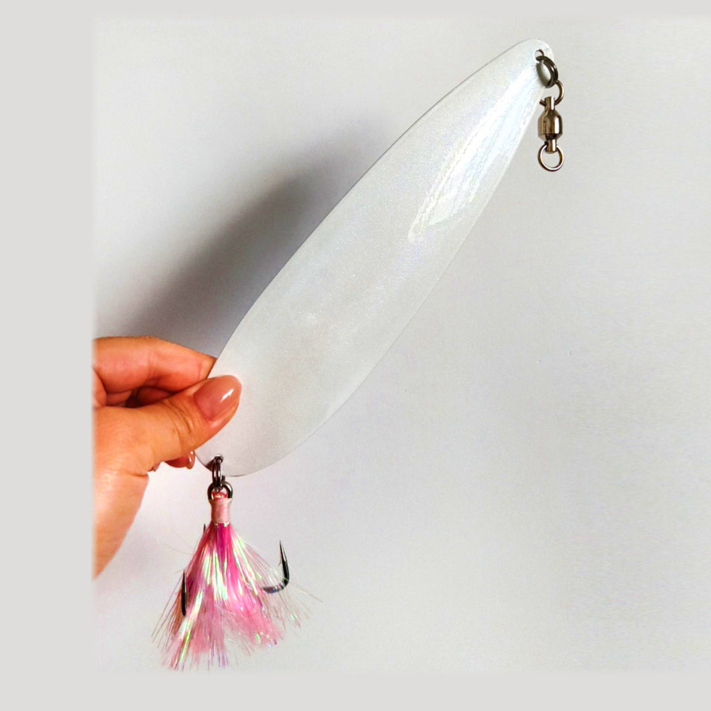 9 in Metal Jig with Feather Treble Hook, 145 g (5.1 oz) – option photo